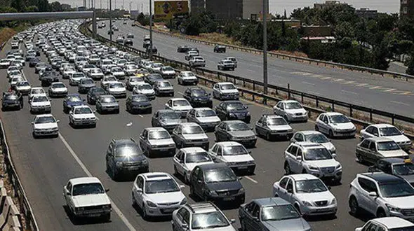 ترافیک در آزادراه کرج-تهران نیمه سنگین است/ بارش برف و باران در چهارمحال و بختیاری