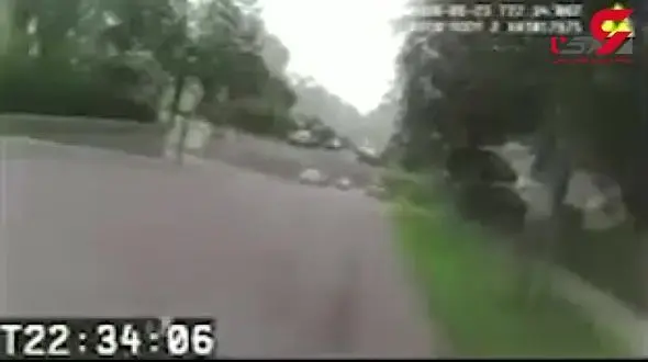 لحظه تعقیب مرد سیاهپوست قبل از مرگ توسط پلیس آمریکا + فیلم 