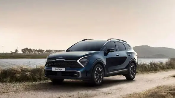 اولین خودروهای وارداتی به ایران رسید