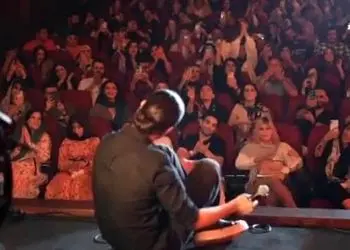 فیلم/ در کنسرت حامیم چه خبره؟؛ لحظاتی همراه با متلک‌پرانی و دیالوگهای بامزه بین این خواننده و تماشاگران کنسرتش