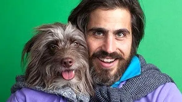 این مرد لباس هایش را با سگ خود ست می کند+تصاویر