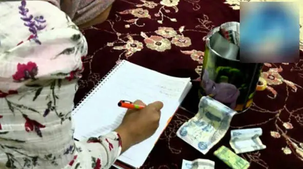 دختردانش‌آموز عراقی همه سرمایه‌اش را وقف سیل‌زدگان ایران کرد +عکس
