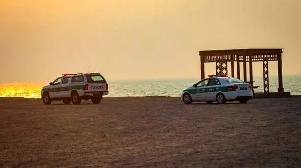 برخورد با پاتوق های مختلط در ساحل کیش / هنگام غروب اجرا شد