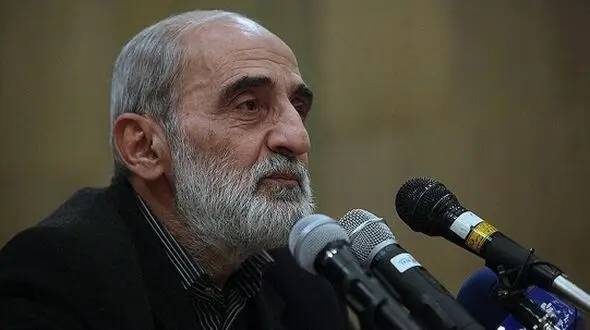 شریعتمداری از پزشکیان قدردانی کرد