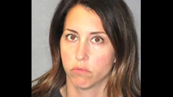 نقشه ناپاک زن جوان برای پسر 16 ساله همسایه / دور از چشم شوهرش او را به خانه برد + عکس