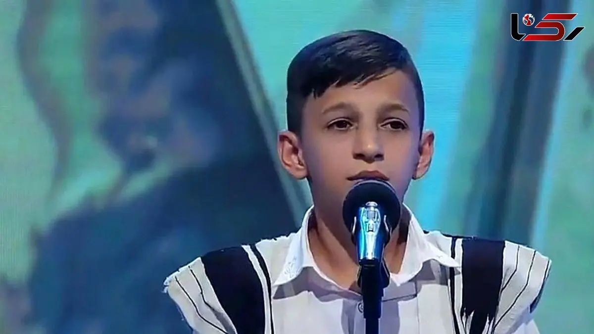 عکس / نگاهی به چیدمان اصیل خانه آرمان امیدی با رنگ طلایی و آبی درباری / مبلمان سلطنتی، فرش طرح شاه عباسی و کریستال های دکوری