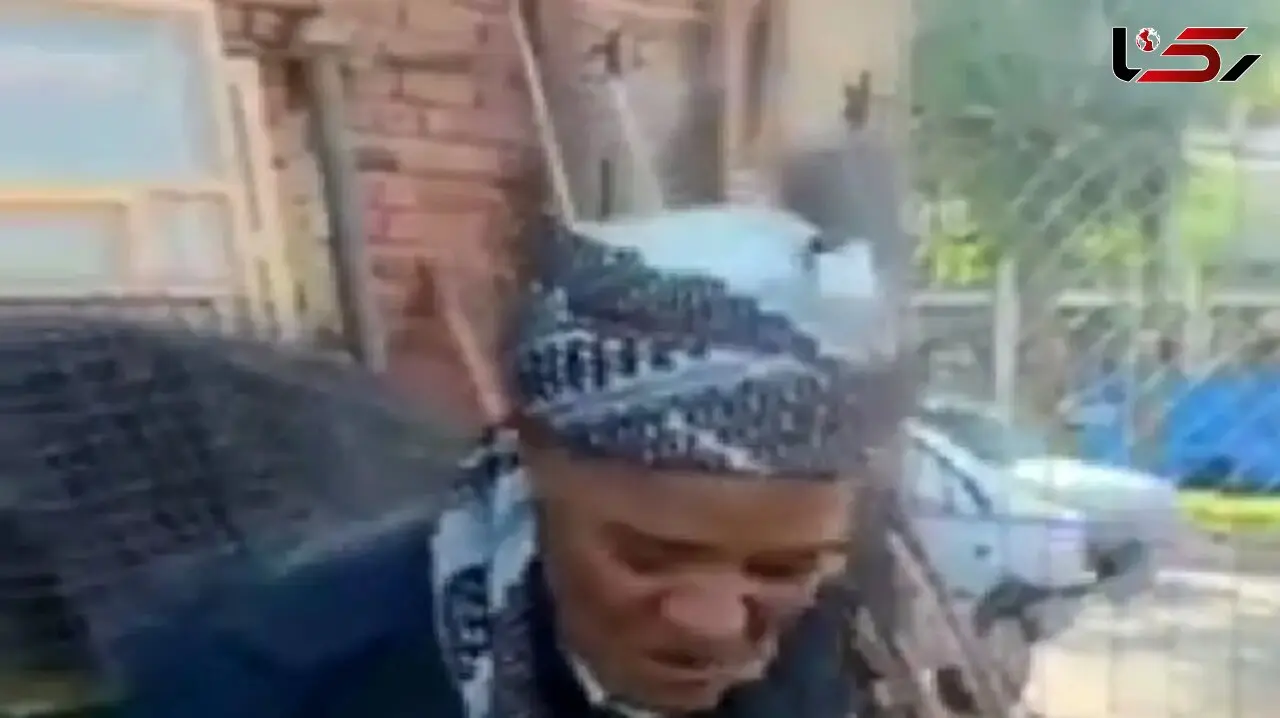 آوازباشکوه پیرمرد زاغه نشین با لباس محلیش/ خوندنش قلب همه رو به تپش انداخت