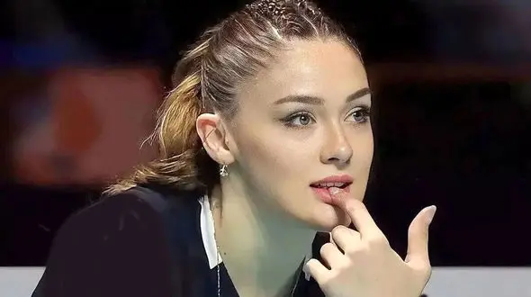 جذابیت زهرا گونش ، خوشگل ترین خانم والیبالیست جهان / خلاقیت منحصر بفرد برای تولدش!