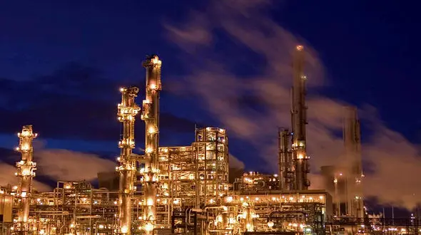 افت چشمگیر سود شرکت های پالایشی + جدول