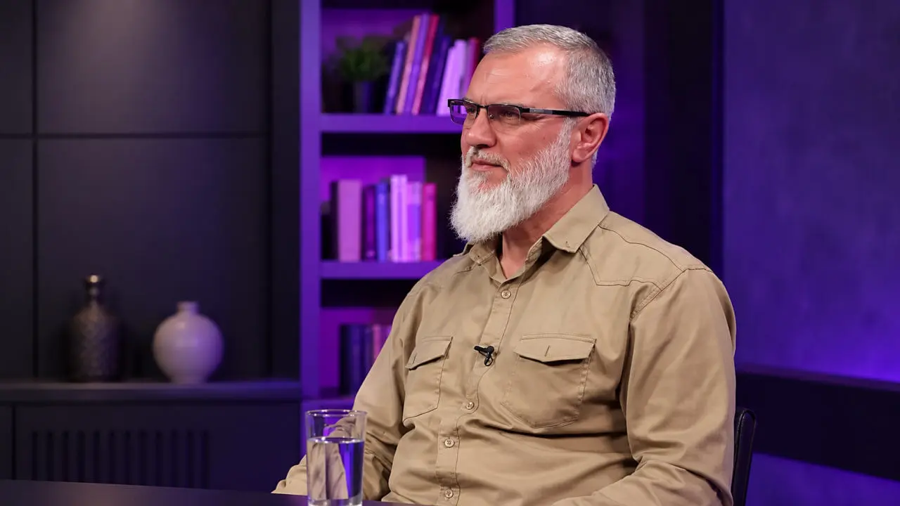 فیلم / سردار رویانیان مقام ارشد سابق پلیس:  با بی‌حجابی مخالفم بی‌حجابی فساد ایجاد خواهد کرد