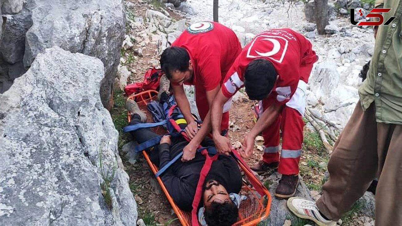 13 ساعت عملیات نفسگیر برای نجات جان کوهنورد 60 ساله از ارتفاعات جوپار کرمان + جزییات