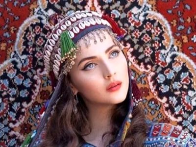 فیلم آواز دشتی لوت و عریان از ایرج بسطامی که به زیبایی تمام تو صحرا میخونه