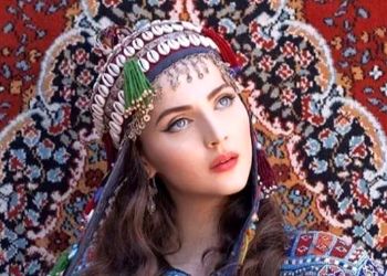 فیلم آواز دشتی لوت و عریان از ایرج بسطامی که به زیبایی تمام تو صحرا میخونه