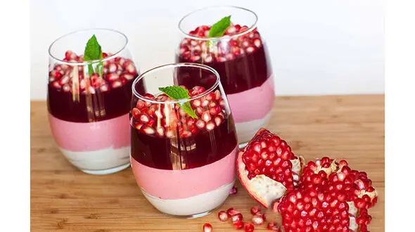 سورپرایز مهمانان شب یلدا با دسر سه رنگ انار