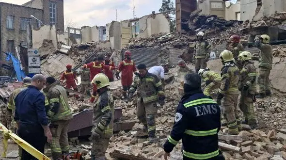 فرو ریختن ساختمان 3 طبقه در تهران+جزییات