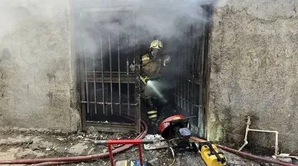 مرگ تلخ کارگر در حادثه آتش‌سوزی کارگاه رنگرزی تهران