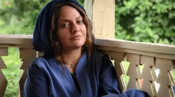 تیپ متفاوت مهناز افشار در لاهیجان 