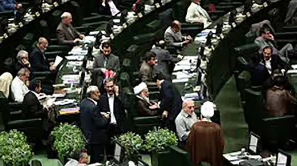 یک نماینده مجلس مطرح کرد: لیست ۱۰۰ نفره آقازاده‌های بورسی