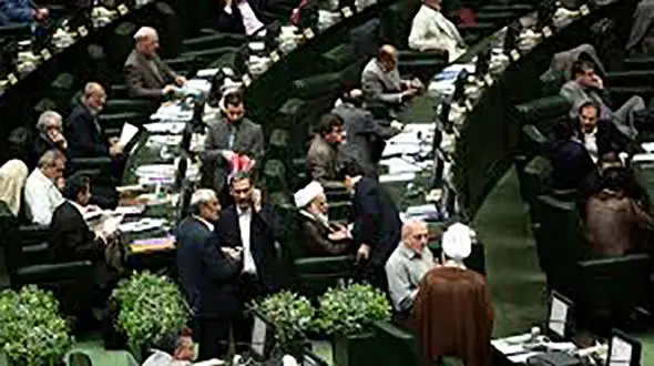 یک نماینده مجلس مطرح کرد: لیست ۱۰۰ نفره آقازاده‌های بورسی