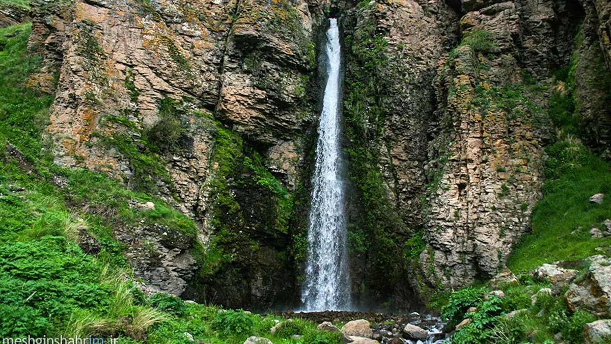 آبشار زیبا و چشمگیر کرکری مشگین شهر در اردبیل