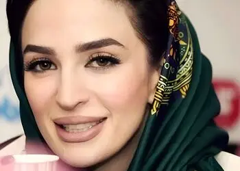 عکس سنگ نوشته تلخ  خانه ابدی عسل بدیعی همسر مختار / نوشته ای که هنوز اشک به چشم می آورد
