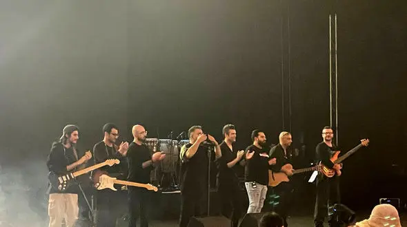 اجرای آهنگ من پسندیدمت از دور علیرضا طلیسچی در هتل اسپیناس تهران