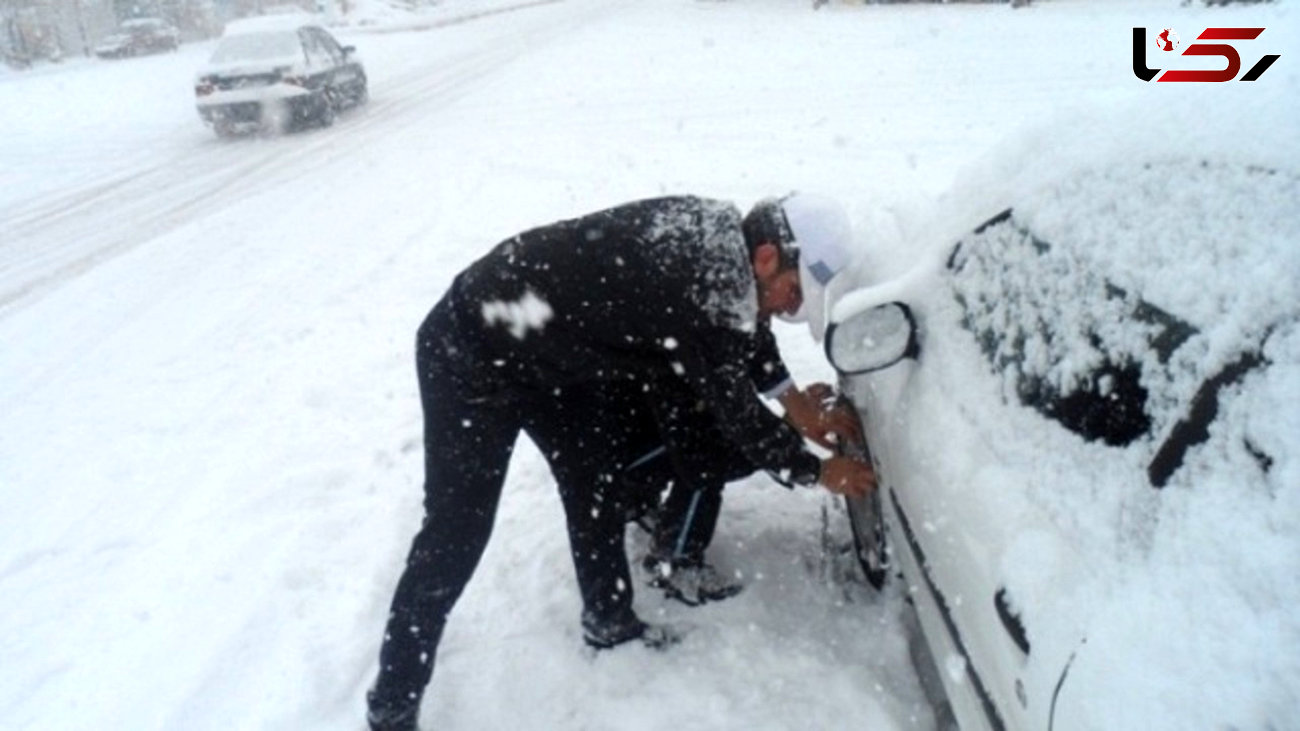 نجات 134 خودرو‌ی گرفتار در برف و کولاک در اردبیل 