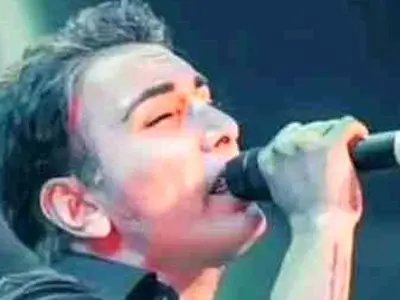 دانلود آهنگ باشکوه شادمهر عقیلی / رفتن همه ولی نترس منکه طرفدار توام