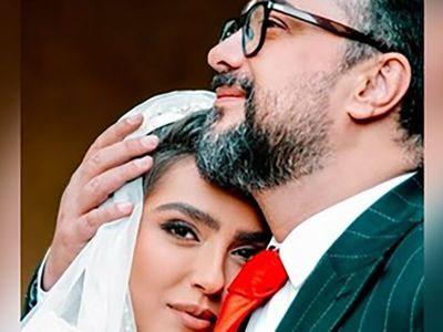 عکس / اولین رونمایی مونا کرمی  از پدر و مادر فوق جوانش در ترکیه / فاصله سنی کم سپند امیرسلیمانی با پدرزنش ...