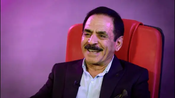 فیلم / رشید اصفهانی: وقتی دیدم مادروسواسیم گوشیمو تو الکل انداخته شاخ درآوردم گفتم ننه این گوشی دیگه الکی شد فردا فیلم ناجور پخش کرد نیای یقه منو بگیری !