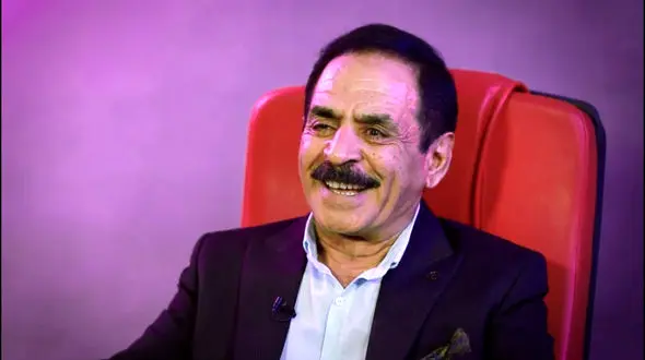 فیلم / رشید اصفهانی: وقتی دیدم مادروسواسیم گوشیمو تو الکل انداخته شاخ درآوردم گفتم ننه این گوشی دیگه الکی شد فردا فیلم ناجور پخش کرد نیای یقه منو بگیری !