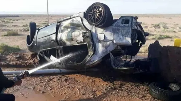 زنده زنده سوختن 2 مسافر در آرادان + عکس ها