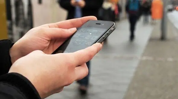 عکس العمل غیر منتظره زن جوان هنگام برخورد با سارق + فیلم