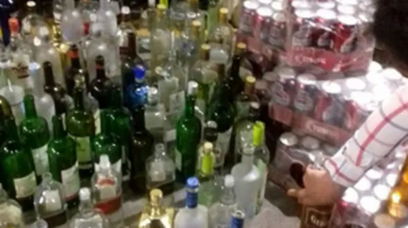 کشف یک کارگاه تولید مشروبات الکلی مرگبار دیگر توسط پلیس