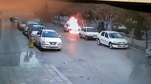 حمله آتشین مرد اصفهانی به خودروی کارمند بانک / او بدهکار بود + عکس
