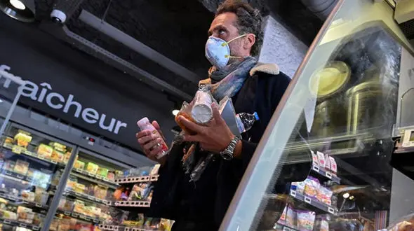 'لیسنده' آمریکایی هم بازداشت شد / اتفاق های عجیب کرونایی در فروشگاه های آمریکا