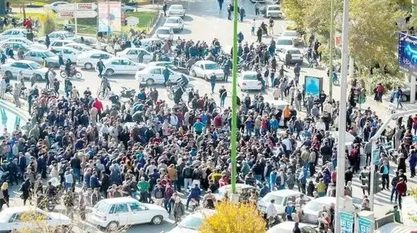 ماهیت اعتراضات ایران و تأثیر اشتباهات سیاسیون بر آن