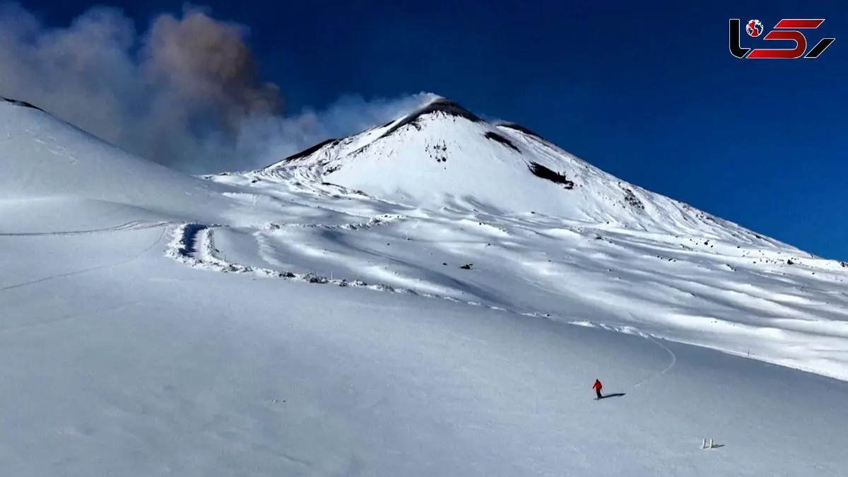 فیلم اسکی باز تنها روی دامنه آتشفشان اتنا