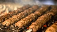 چگونه کباب را دوباره گرم کنیم؟ راهنمای کامل گرم کردن کباب با مایکروفر، اجاق گاز و فر