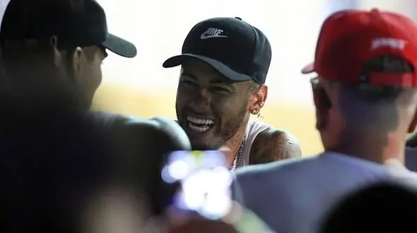 پارتی های شبانه فوتبالیست معروف برای او دردسرساز شد+ تصاویر