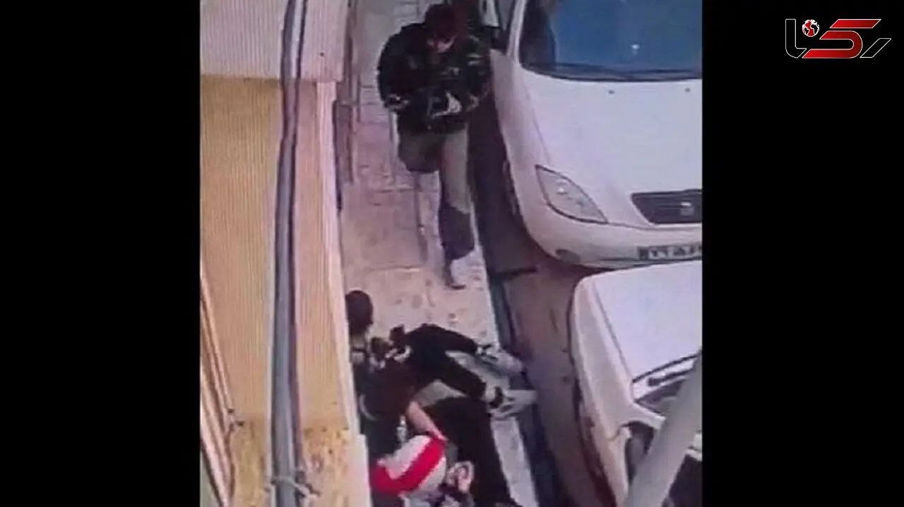 عاملان زورگیری تلفن همراه در مشهد دستگیر شدند+ فیلم