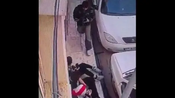 عاملان زورگیری تلفن همراه در مشهد دستگیر شدند+ فیلم