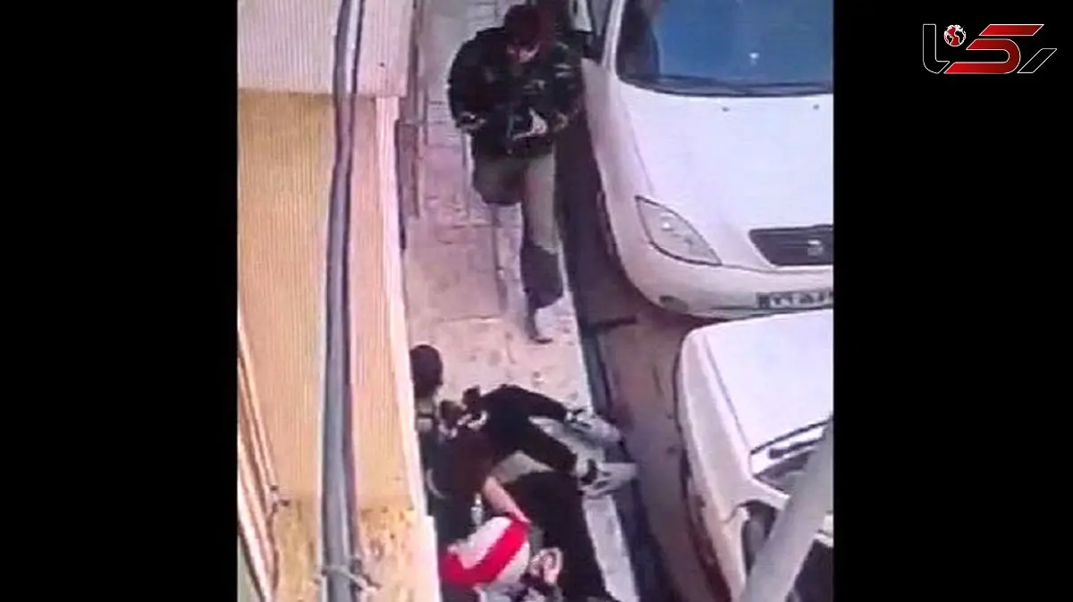 عاملان زورگیری تلفن همراه در مشهد دستگیر شدند+ فیلم