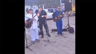 ببینید / ویدیویی پربازدید از واکنش جالب پلیس نروژ به نوازنده خیابانی + فیلم