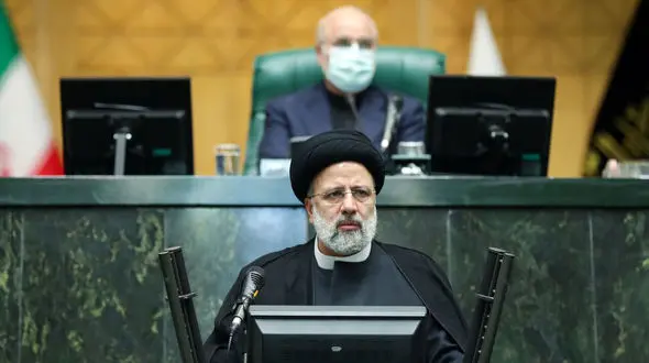 باید با مافیای خودرو برخورد شود/ خط قرمز دولت مبارزه با رانت است