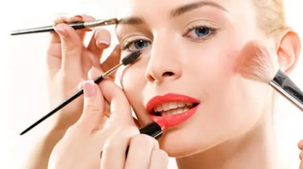 در ایام عید اینطوری آرایش کنید!