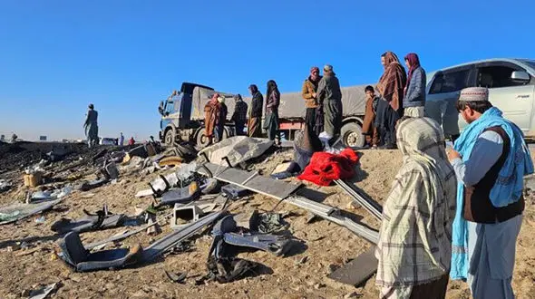 2 تصادف مرگبار در ایالت سند پاکستان / 16 کشته و 23 مصدوم 