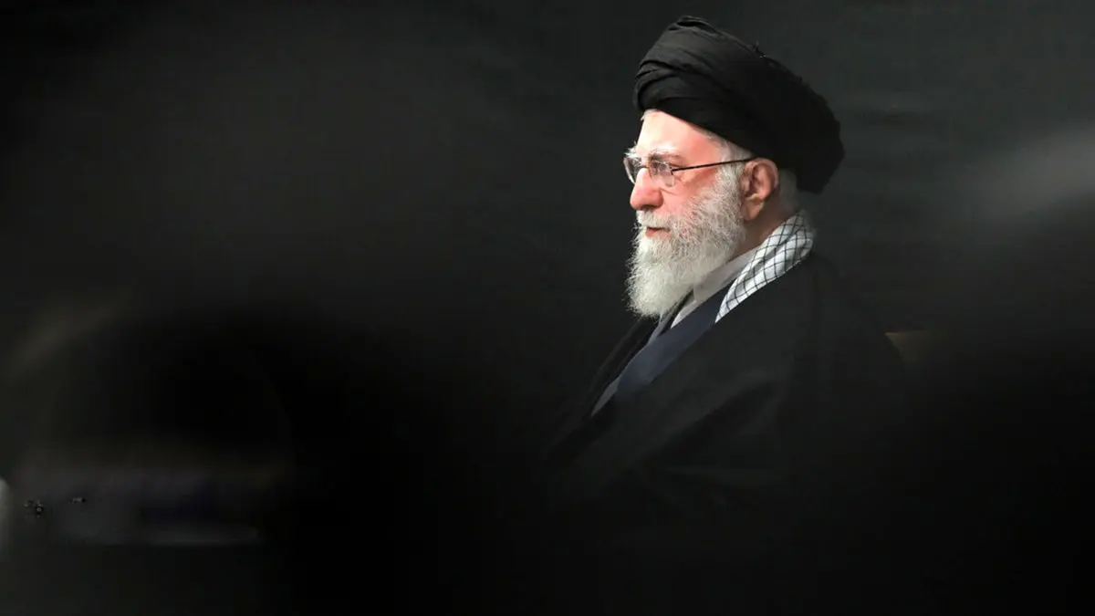 واکنش سوزناک مردم به پخش صدای رهبر شهید انقلاب در مصلی