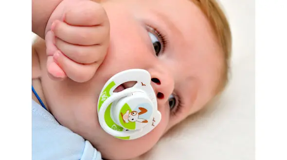 پستانک چه عوارض هایی در فک و دندان ایجاد می کند؟