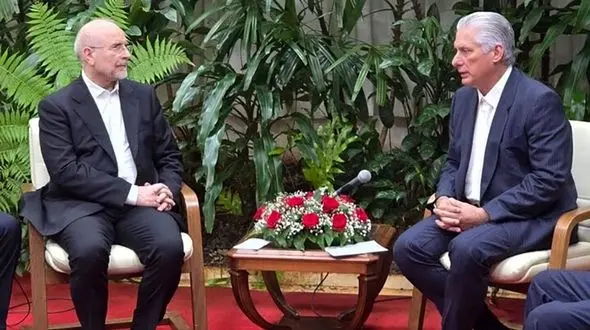 قالیباف با رئیس‌جمهور و رئیس مجلس کوبا دیدارو گفتگو کرد/ اهدای ۴ کیت دارویی هسته‌ای ایرانی به رئیس‌جمهور کوبا 